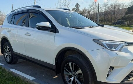 Toyota RAV4, 2017 год, 2 100 000 рублей, 4 фотография