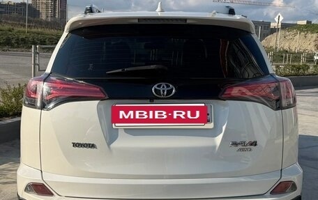 Toyota RAV4, 2017 год, 2 100 000 рублей, 5 фотография