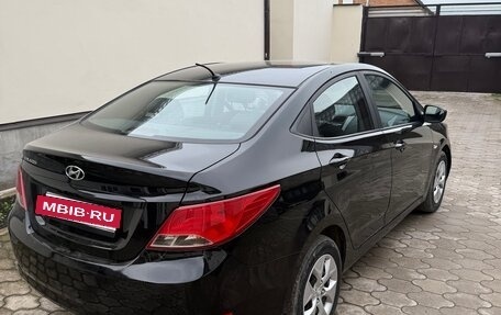 Hyundai Solaris II рестайлинг, 2016 год, 680 000 рублей, 2 фотография