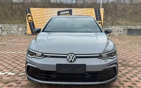 Volkswagen Golf VIII, 2023 год, 2 087 000 рублей, 2 фотография