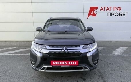 Mitsubishi Outlander III рестайлинг 3, 2019 год, 2 150 000 рублей, 2 фотография