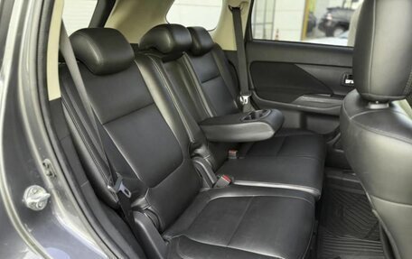 Mitsubishi Outlander III рестайлинг 3, 2019 год, 2 150 000 рублей, 19 фотография