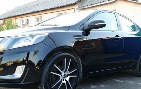 KIA Rio III рестайлинг, 2013 год, 1 100 000 рублей, 3 фотография