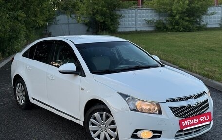Chevrolet Cruze II, 2011 год, 680 000 рублей, 3 фотография