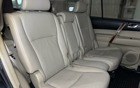 Toyota Highlander III, 2011 год, 1 720 000 рублей, 14 фотография