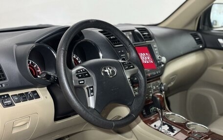 Toyota Highlander III, 2011 год, 1 720 000 рублей, 18 фотография