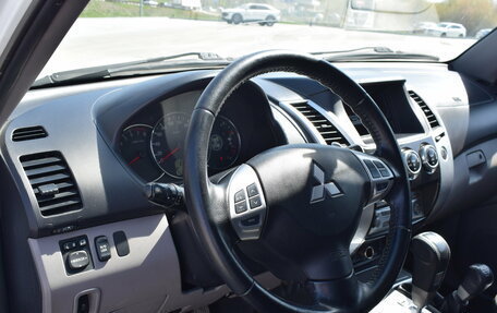 Mitsubishi Pajero Sport II рестайлинг, 2013 год, 1 820 000 рублей, 11 фотография