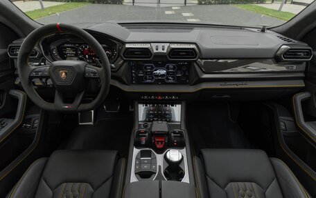 Lamborghini Urus I, 2026 год, 45 000 000 рублей, 25 фотография