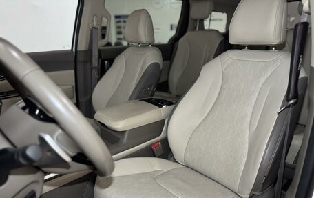 KIA Carnival III, 2020 год, 3 700 000 рублей, 25 фотография