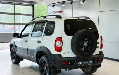 Chevrolet Niva I рестайлинг, 2015 год, 577 000 рублей, 4 фотография