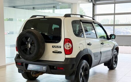 Chevrolet Niva I рестайлинг, 2015 год, 577 000 рублей, 6 фотография
