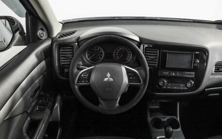 Mitsubishi Outlander III рестайлинг 3, 2013 год, 999 000 рублей, 12 фотография