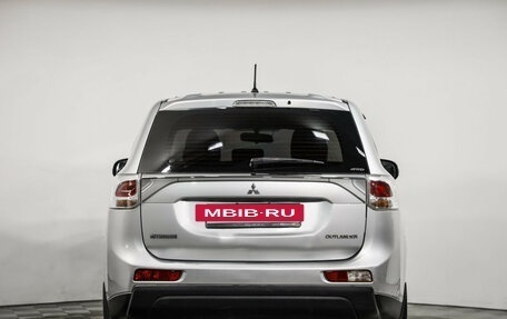 Mitsubishi Outlander III рестайлинг 3, 2013 год, 999 000 рублей, 7 фотография