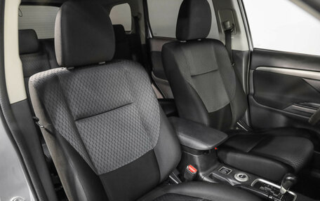 Mitsubishi Outlander III рестайлинг 3, 2013 год, 999 000 рублей, 18 фотография