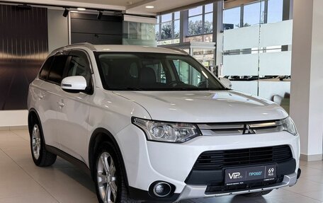 Mitsubishi Outlander III рестайлинг 3, 2014 год, 1 167 000 рублей, 3 фотография