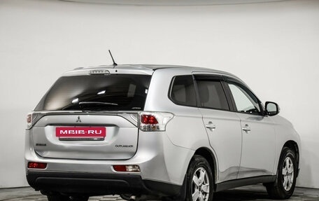 Mitsubishi Outlander III рестайлинг 3, 2013 год, 999 000 рублей, 6 фотография