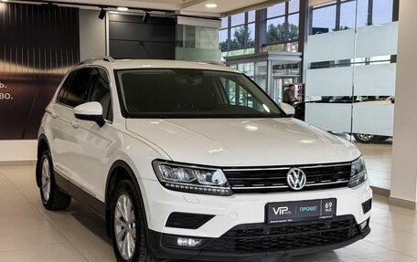 Volkswagen Tiguan II, 2017 год, 2 117 000 рублей, 3 фотография