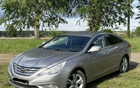 Hyundai Sonata VI, 2012 год, 1 150 000 рублей, 1 фотография