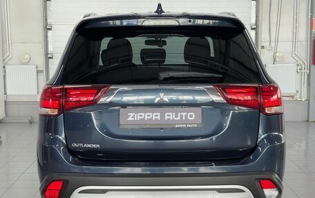 Mitsubishi Outlander III рестайлинг 3, 2021 год, 1 930 000 рублей, 5 фотография
