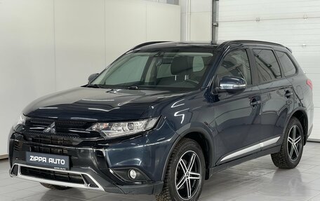 Mitsubishi Outlander III рестайлинг 3, 2021 год, 1 930 000 рублей, 3 фотография