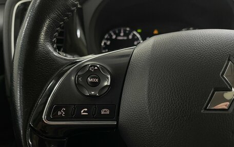 Mitsubishi Outlander III рестайлинг 3, 2021 год, 1 930 000 рублей, 12 фотография