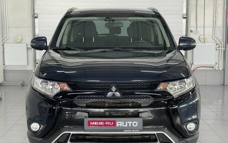 Mitsubishi Outlander III рестайлинг 3, 2021 год, 1 930 000 рублей, 2 фотография