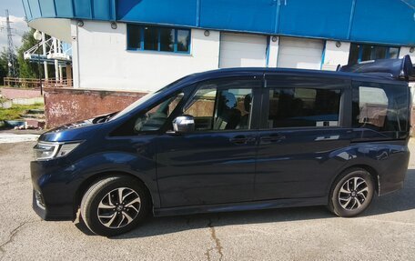 Honda Stepwgn IV, 2018 год, 2 100 000 рублей, 4 фотография