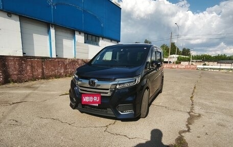 Honda Stepwgn IV, 2018 год, 2 100 000 рублей, 3 фотография