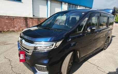 Honda Stepwgn IV, 2018 год, 2 100 000 рублей, 2 фотография