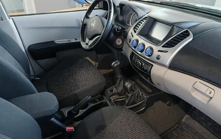 Mitsubishi L200 IV рестайлинг, 2012 год, 1 450 000 рублей, 8 фотография