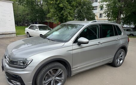 Volkswagen Tiguan II, 2018 год, 3 080 000 рублей, 3 фотография