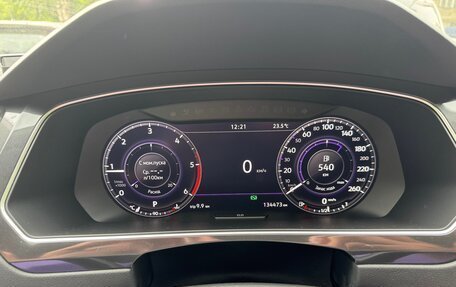 Volkswagen Tiguan II, 2018 год, 3 080 000 рублей, 6 фотография