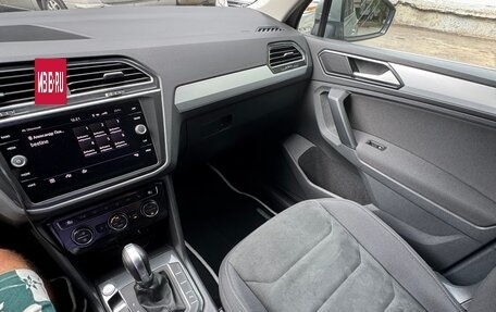 Volkswagen Tiguan II, 2018 год, 3 080 000 рублей, 4 фотография