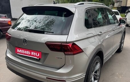 Volkswagen Tiguan II, 2018 год, 3 080 000 рублей, 13 фотография