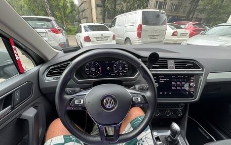 Volkswagen Tiguan II, 2018 год, 3 080 000 рублей, 5 фотография