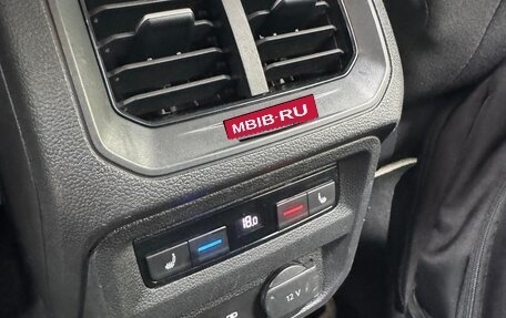 Volkswagen Tiguan II, 2018 год, 3 080 000 рублей, 19 фотография