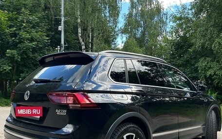 Volkswagen Tiguan II, 2018 год, 2 050 000 рублей, 3 фотография