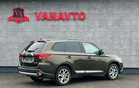 Mitsubishi Outlander III рестайлинг 3, 2018 год, 1 990 000 рублей, 7 фотография