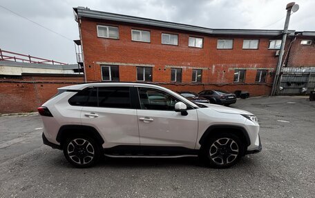 Toyota RAV4, 2020 год, 3 450 000 рублей, 6 фотография