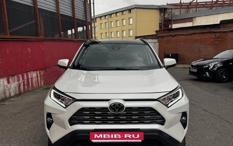 Toyota RAV4, 2020 год, 3 450 000 рублей, 8 фотография