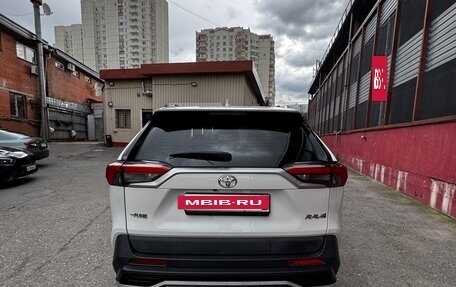 Toyota RAV4, 2020 год, 3 450 000 рублей, 3 фотография