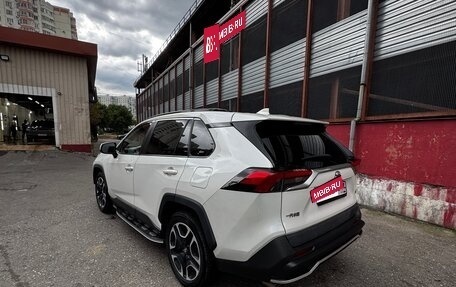 Toyota RAV4, 2020 год, 3 450 000 рублей, 2 фотография