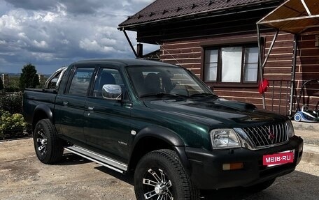 Mitsubishi L200 III рестайлинг, 2004 год, 1 000 000 рублей, 12 фотография