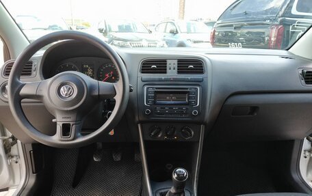 Volkswagen Polo VI (EU Market), 2015 год, 719 000 рублей, 18 фотография