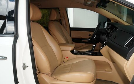 KIA Carnival III, 2018 год, 2 649 000 рублей, 13 фотография