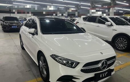 Mercedes-Benz A-Класс, 2023 год, 1 960 000 рублей, 8 фотография