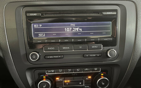 Volkswagen Jetta VI, 2012 год, 990 000 рублей, 11 фотография