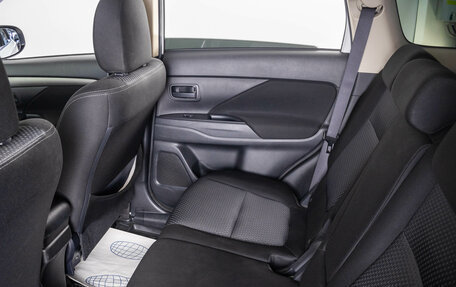 Mitsubishi Outlander III рестайлинг 3, 2017 год, 1 859 000 рублей, 9 фотография
