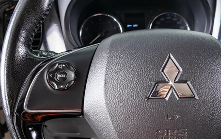 Mitsubishi Outlander III рестайлинг 3, 2017 год, 1 859 000 рублей, 16 фотография