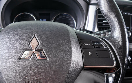 Mitsubishi Outlander III рестайлинг 3, 2017 год, 1 859 000 рублей, 17 фотография